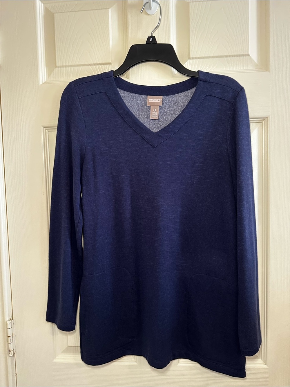 Chico's Navy V-Neck Long Sleeve Sweater
